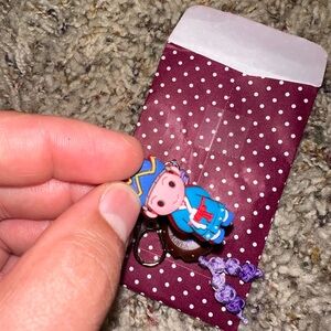 NWT Korean key chain ⛓️‍💥 keepsake